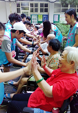  中國文化大學僑生聯誼會服務學習-陳啟升 動科系二年級